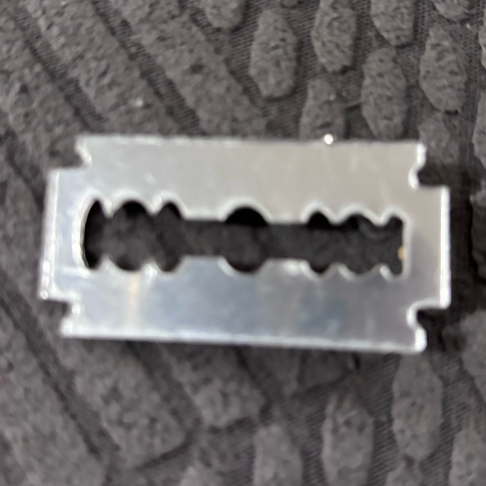 Silver Razor Blade Hair Clip - Metallic Accessory - Picture 2 of 7